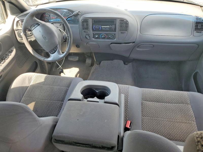 Photo 8 from auction – 2002 FORD F150 with VIN 1FTRW08L72KB31356
