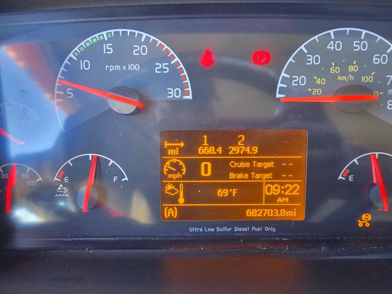Foto 8 de la subasta – 2014 VOLVO VAH con VIN 4V5R99DG5EN159597