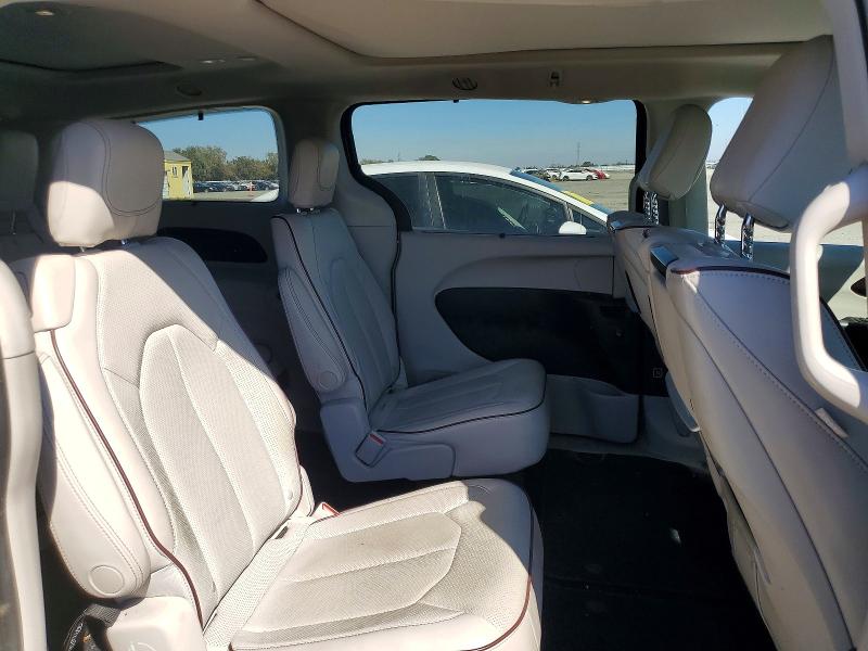 Photo 11 from auction – 2018 CHRYSLER PACIFICA with VIN 2C4RC1GG5JR259811