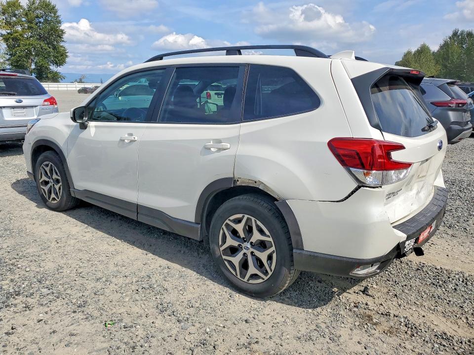 Photo 2 from auction – 2020 SUBARU FORESTER with VIN JF2SKAJC1LH515498