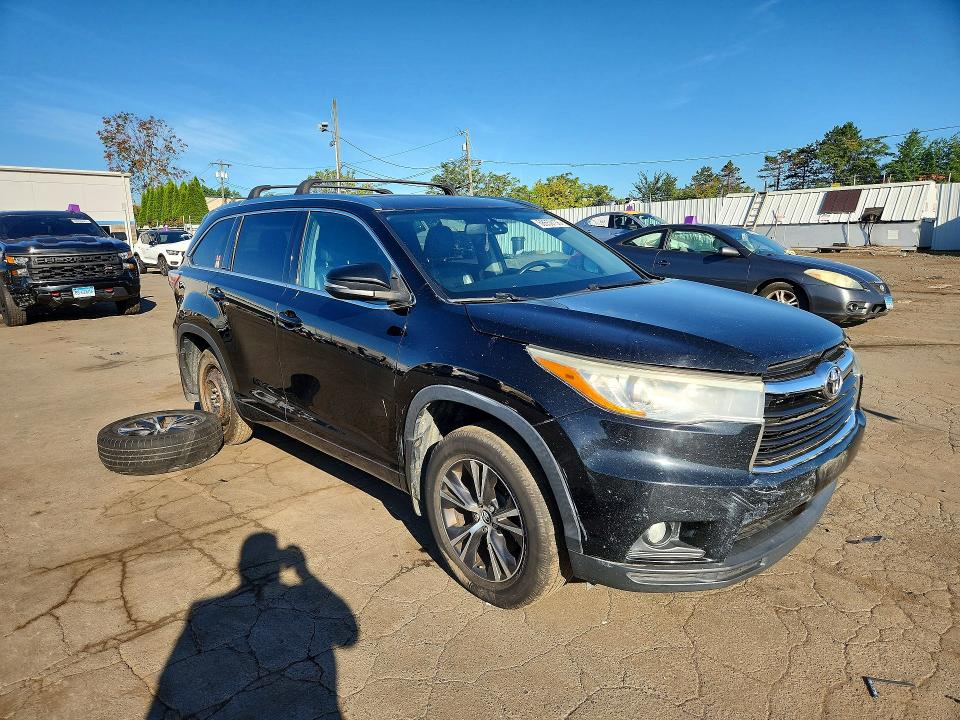 Снимка 4 от търг – 2016 TOYOTA HIGHLANDER с VIN 5TDJKRFH8GS260198