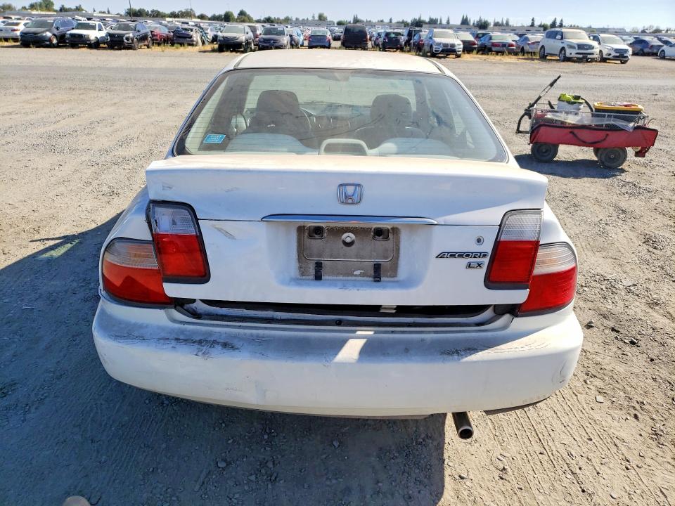 Photo 6 from auction – 1996 HONDA ACCORD with VIN 1HGCD5637TA240727