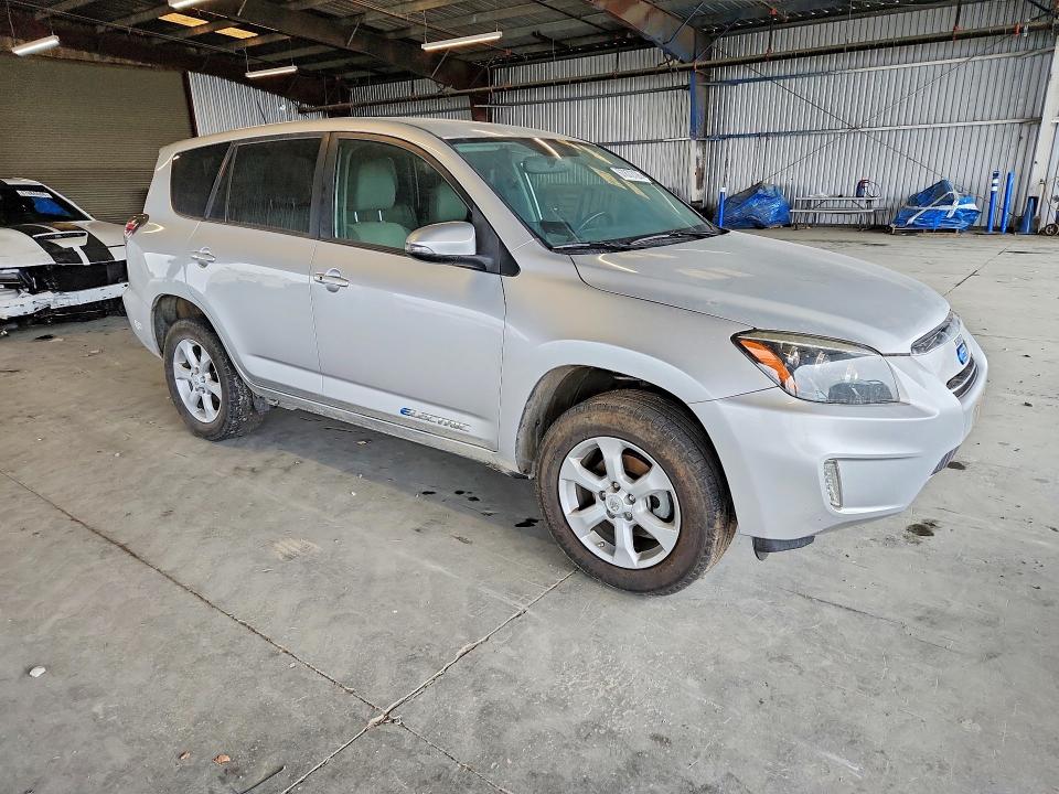 Photo 4 from auction – 2014 TOYOTA RAV4 EV with VIN 2T3YL4DV8EW003478
