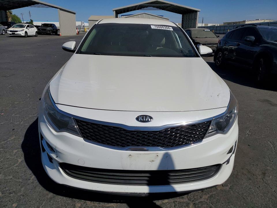 Фото 5 с аукциона – 2016 KIA OPTIMA с VIN KNAGT4L3XG5074006