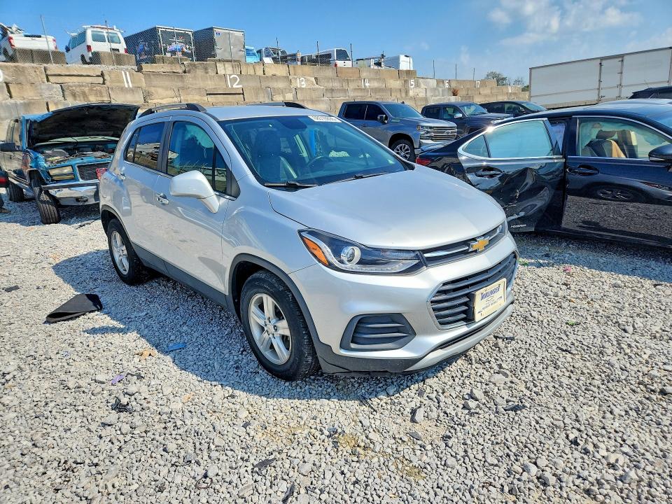Zdjęcie 4 z aukcji – 2018 CHEVROLET TRAX z VIN KL7CJLSB9JB728395