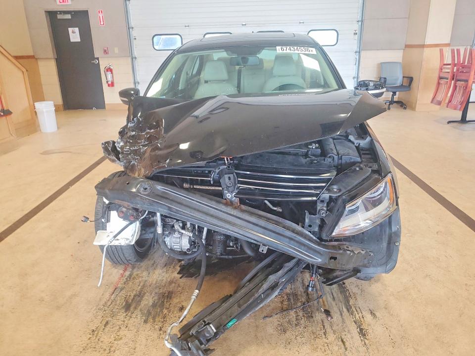 Photo 5 from auction – 2011 VOLKSWAGEN JETTA with VIN 3VWLX7AJ6BM328559