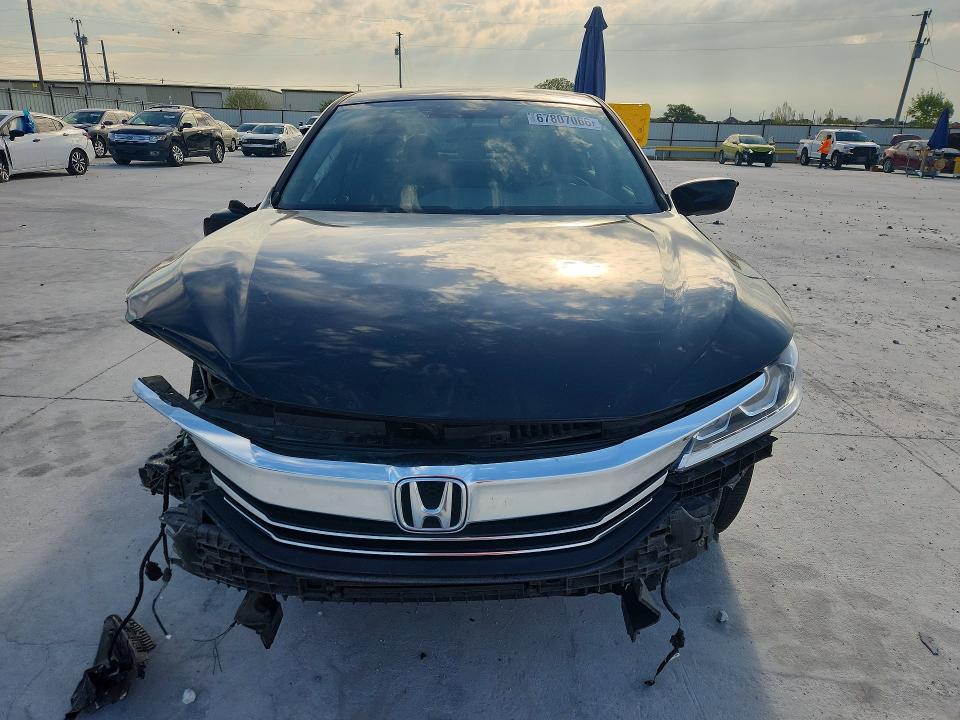 Photo 5 from auction – 2017 HONDA ACCORD with VIN 1HGCR2F13HA219010