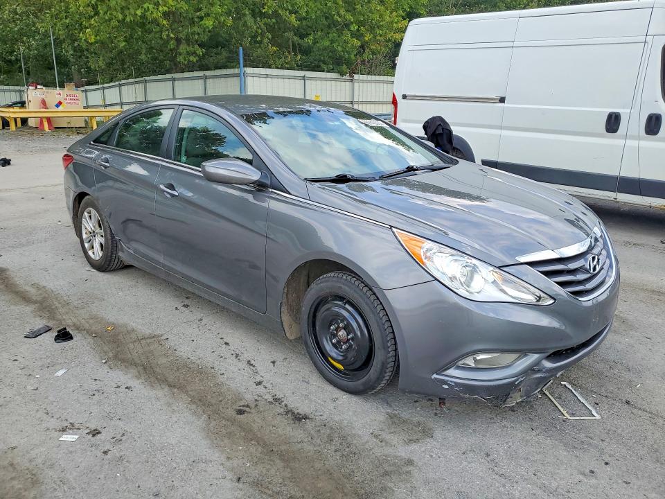 Photo 4 from auction – 2013 HYUNDAI SONATA with VIN 5NPEB4AC4DH565635