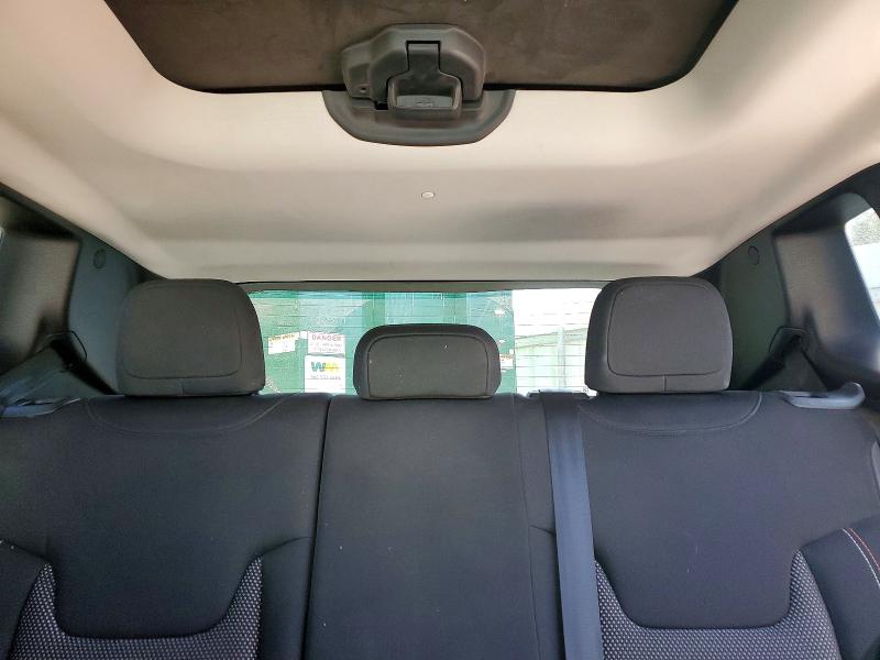 Foto 10 de la subasta – 2016 JEEP RENEGADE con VIN ZACCJBBW9GPC83672