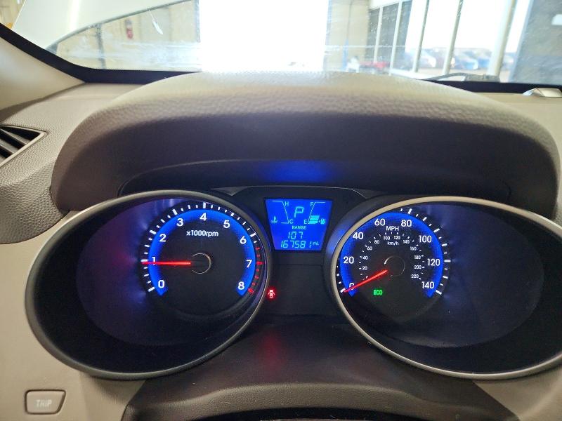 Photo 9 from auction – 2012 HYUNDAI TUCSON with VIN KM8JUCAC1CU396547
