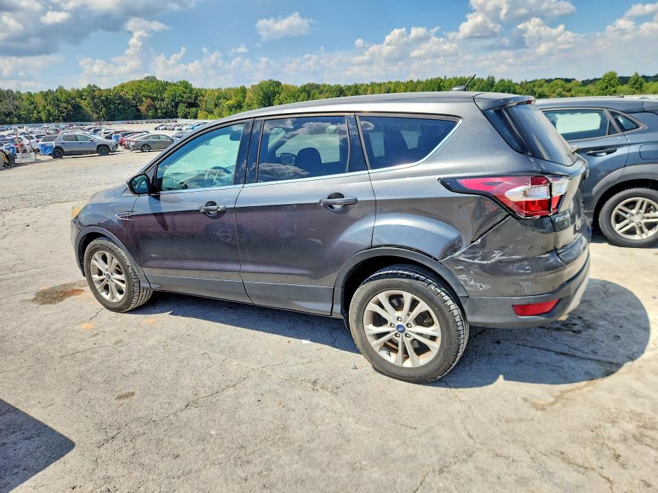 Photo 2 from auction – 2017 FORD ESCAPE with VIN 1FMCU0GD4HUB56469