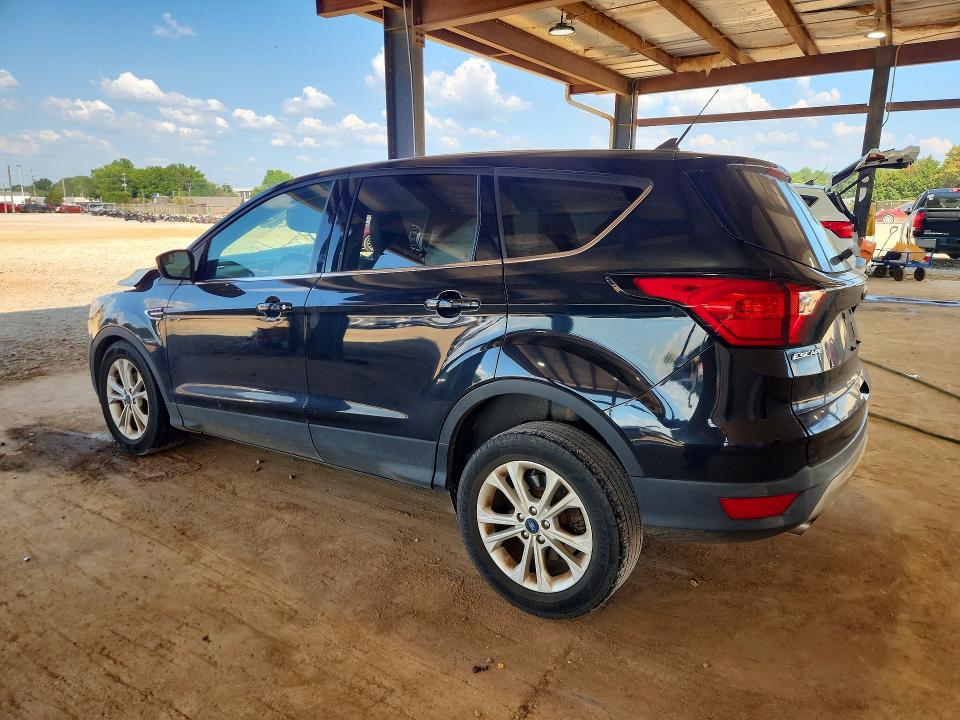 Photo 2 from auction – 2019 FORD ESCAPE with VIN 1FMCU0GDXKUC19243