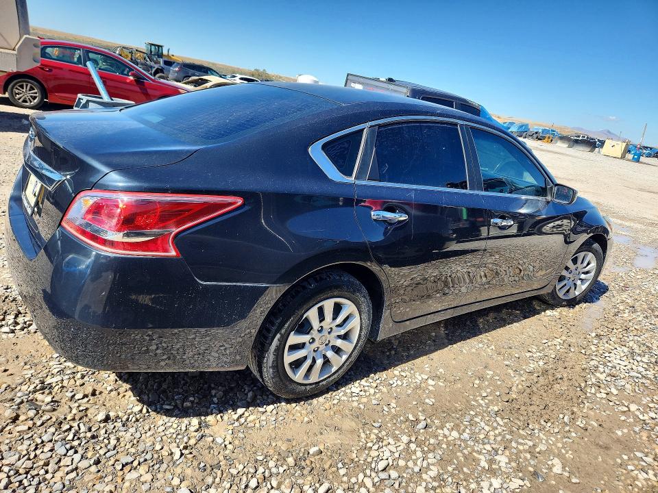 Photo 3 from auction – 2013 NISSAN ALTIMA with VIN 1N4AL3AP0DN553349