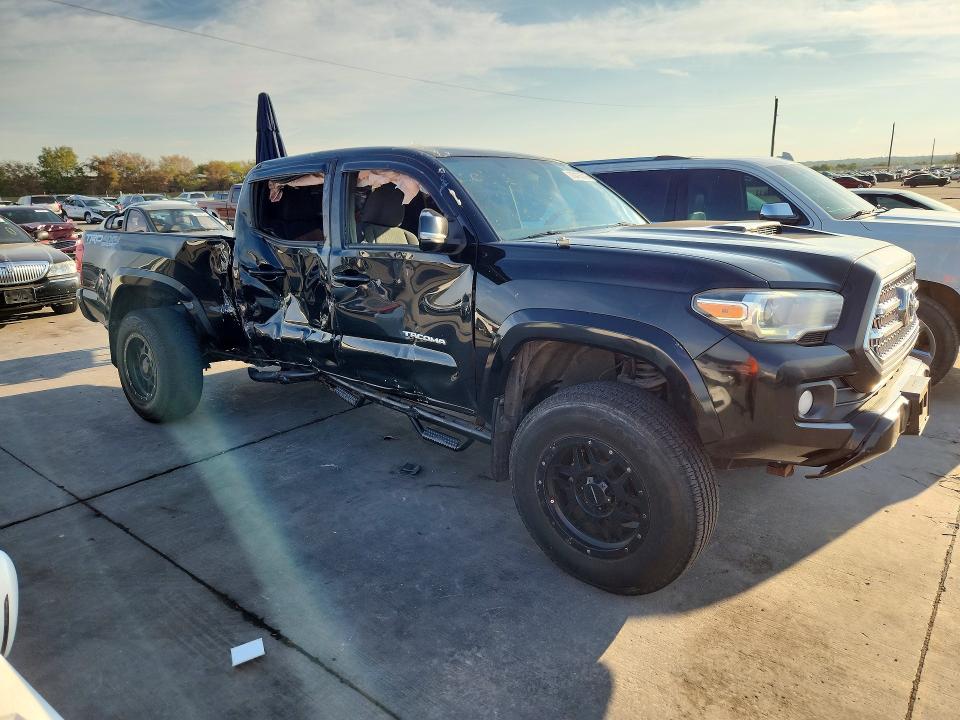 Снимка 4 от търг – 2016 TOYOTA TACOMA с VIN 5TFDZ5BNXGX008301