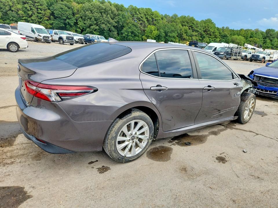 Photo 3 from auction – 2023 TOYOTA CAMRY with VIN 4T1C11BK1PU102890