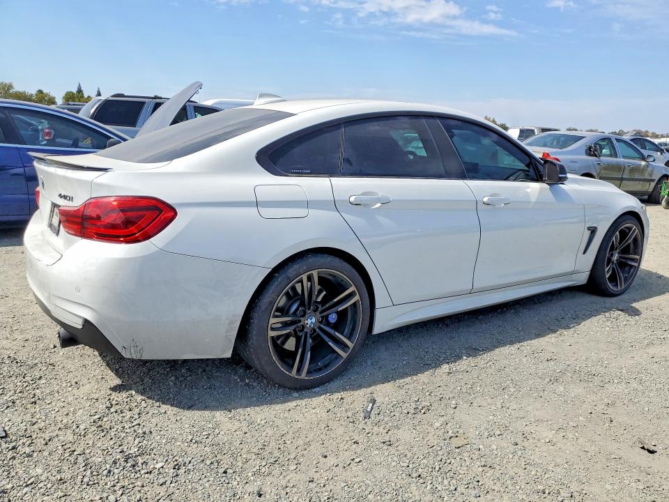 Photo 3 from auction – 2018 BMW 440I with VIN WBA4J5C52JBF06826
