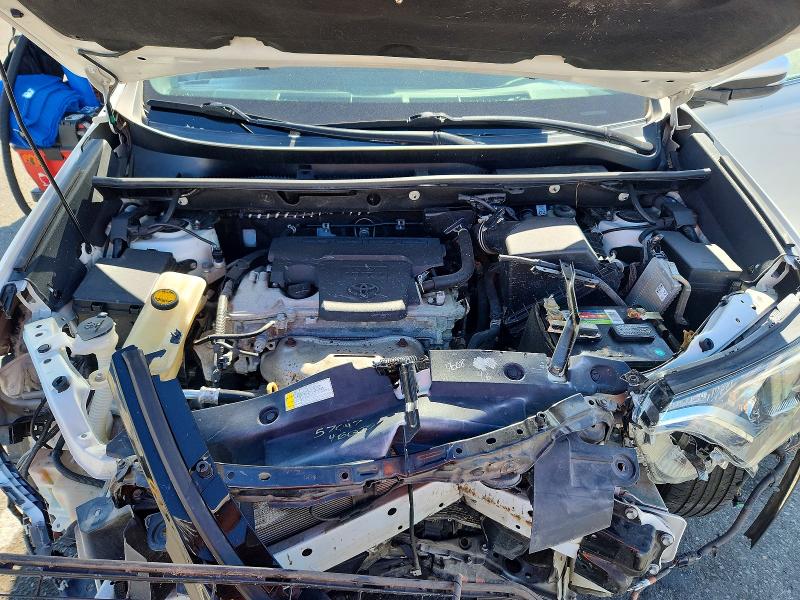 Photo 11 from auction – 2017 TOYOTA RAV4 with VIN 2T3RFREVXHW587698