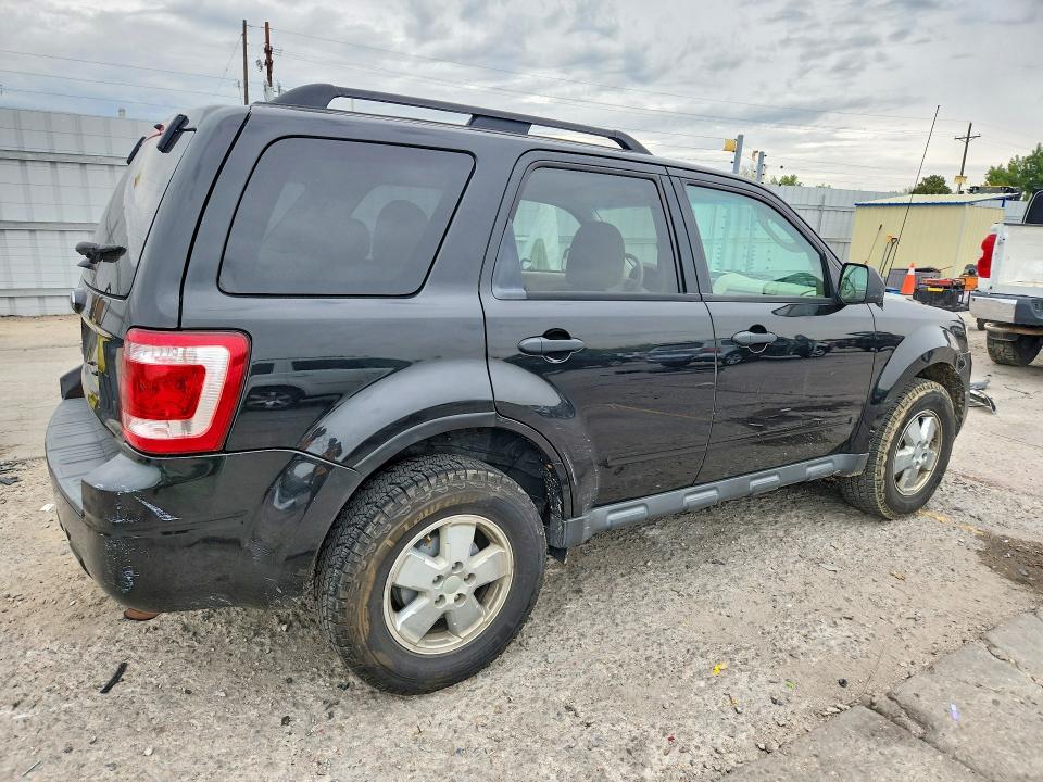 Снимка 3 от търг – 2011 FORD ESCAPE с VIN 1FMCU9D75BKB67423