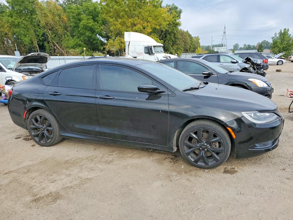 Снимка 4 от търг – 2016 CHRYSLER 200 с VIN 1C3CCCBG5GN180691