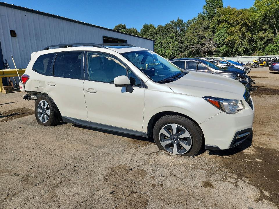 Photo 4 from auction – 2018 SUBARU FORESTER with VIN JF2SJAGC4JH438519