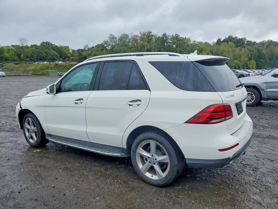Photo 2 from auction – 2016 MERCEDES-BENZ GLE with VIN 4JGDA5HB0GA752833