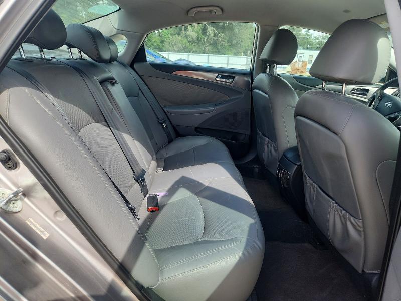 Фото 10 с аукциона – 2013 HYUNDAI SONATA с VIN KMHEC4A42DA094755