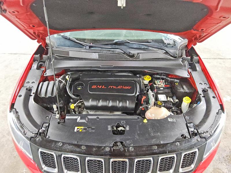 Фото 12 с аукциона – 2019 JEEP COMPASS с VIN 3C4NJDAB2KT723753