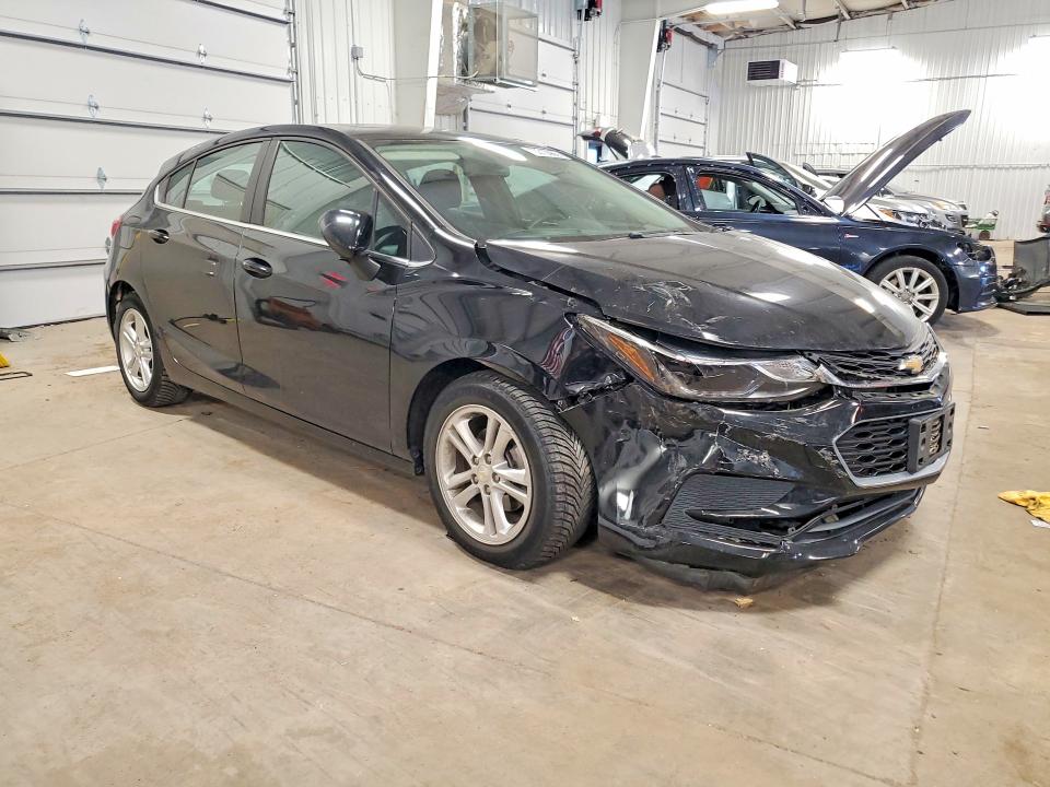 Photo 4 from auction – 2017 CHEVROLET CRUZE with VIN 3G1BE6SM6HS613640