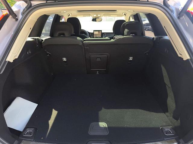 Photo 11 from auction – 2026 VOLVO XC60 with VIN YV4M12RC5T1386868