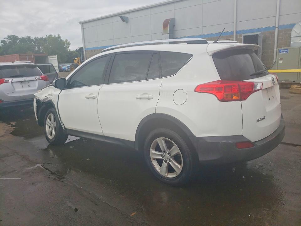 Снимка 2 от търг – 2013 TOYOTA RAV4 с VIN JTMRFREV2DD010834