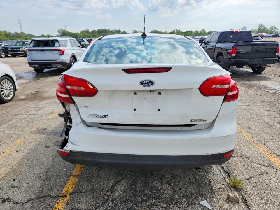 Photo 6 from auction – 2015 FORD FOCUS with VIN 1FADP3E27FL342793
