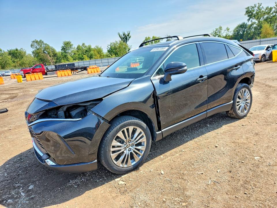 TOYOTA VENZA 2022 مع رقم تعريف المركبة JTEAAAAH7NJ115901 - صورة من المزاد