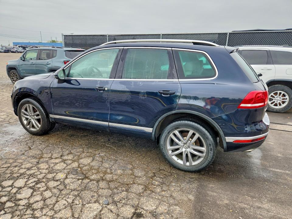 Photo 2 from auction – 2016 VOLKSWAGEN TOUAREG with VIN WVGEF9BPXGD003652