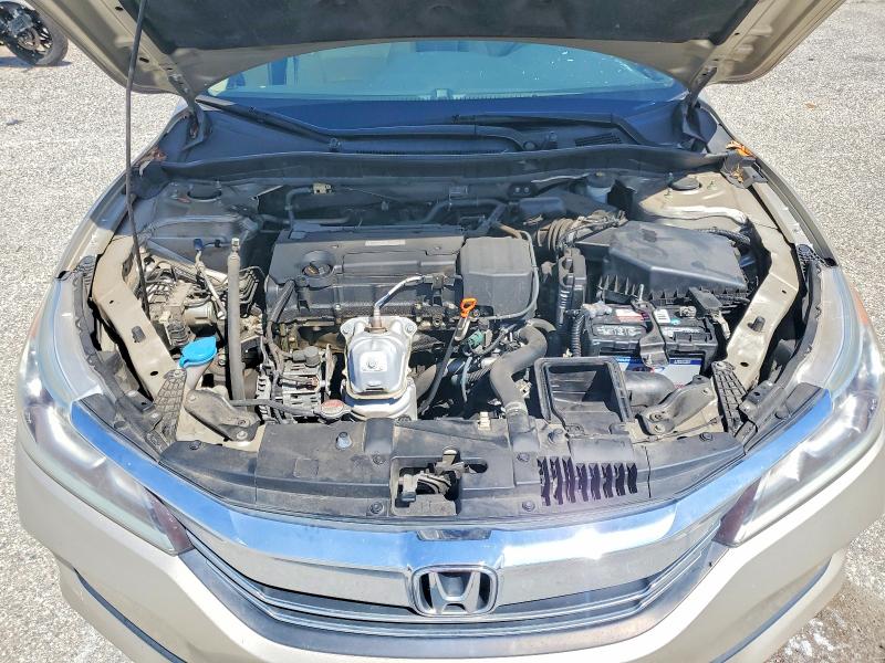 Photo 11 from auction – 2016 HONDA ACCORD with VIN 1HGCR2F33GA157432