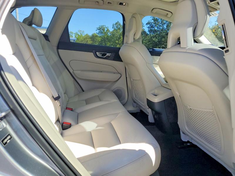 صورة رقم 11 من المزاد - 2018 VOLVO XC60 مع VIN LYV102RKXJB086636