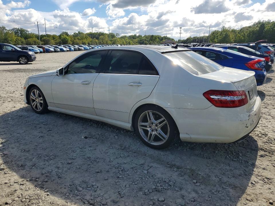 Снимка 2 от търг – 2010 MERCEDES-BENZ E с VIN WDDHF8HB1AA170956
