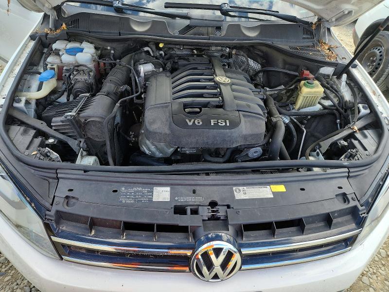 Photo 12 from auction – 2011 VOLKSWAGEN TOUAREG with VIN WVGFF9BP6BD002558