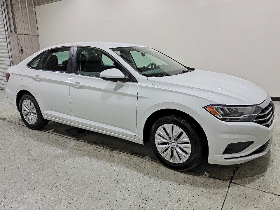 Photo 4 from auction – 2019 VOLKSWAGEN JETTA with VIN 3VWC57BU7KM153897