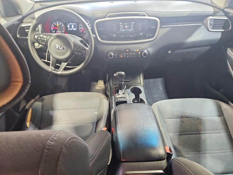 Photo 8 from auction – 2017 KIA SORENTO with VIN 5XYPGDA56HG320327