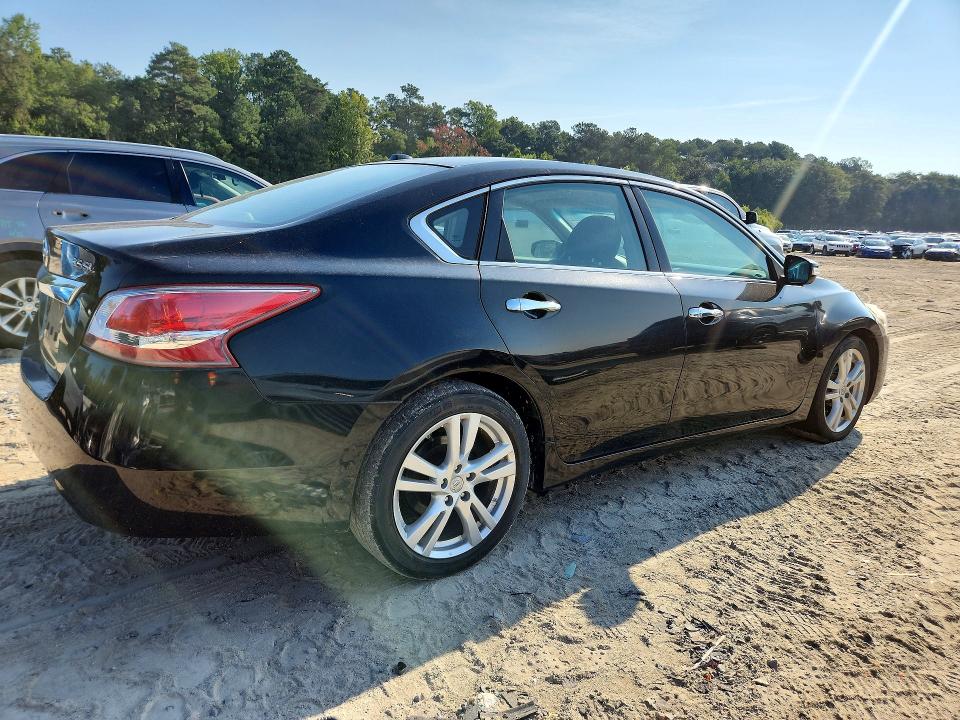 Photo 3 from auction – 2013 NISSAN ALTIMA with VIN 1N4BL3AP2DC134208