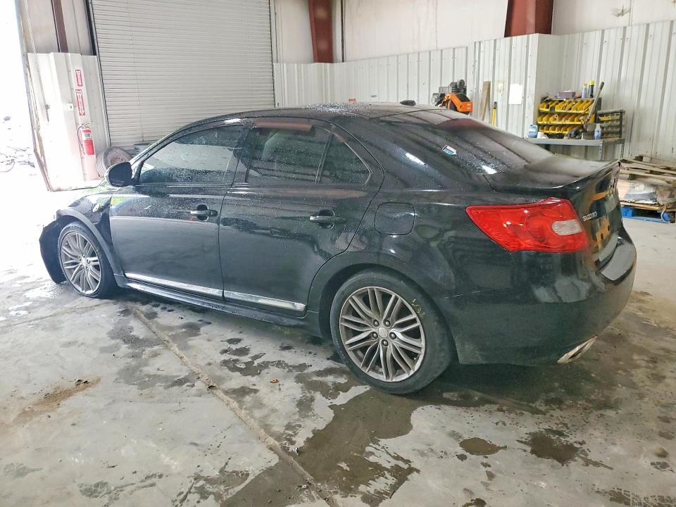 Photo 2 from auction – 2012 SUZUKI KIZASHI with VIN JS2RF9A85C6101105