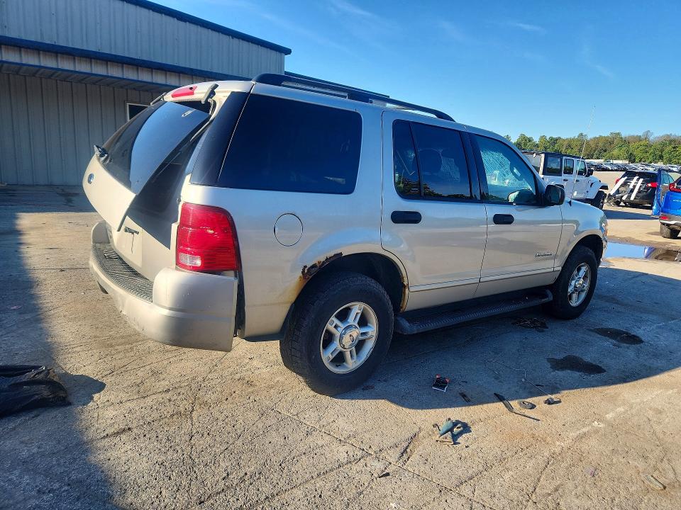 Photo 3 from auction – 2004 FORD EXPLORER with VIN 1FMZU73K04ZA18058