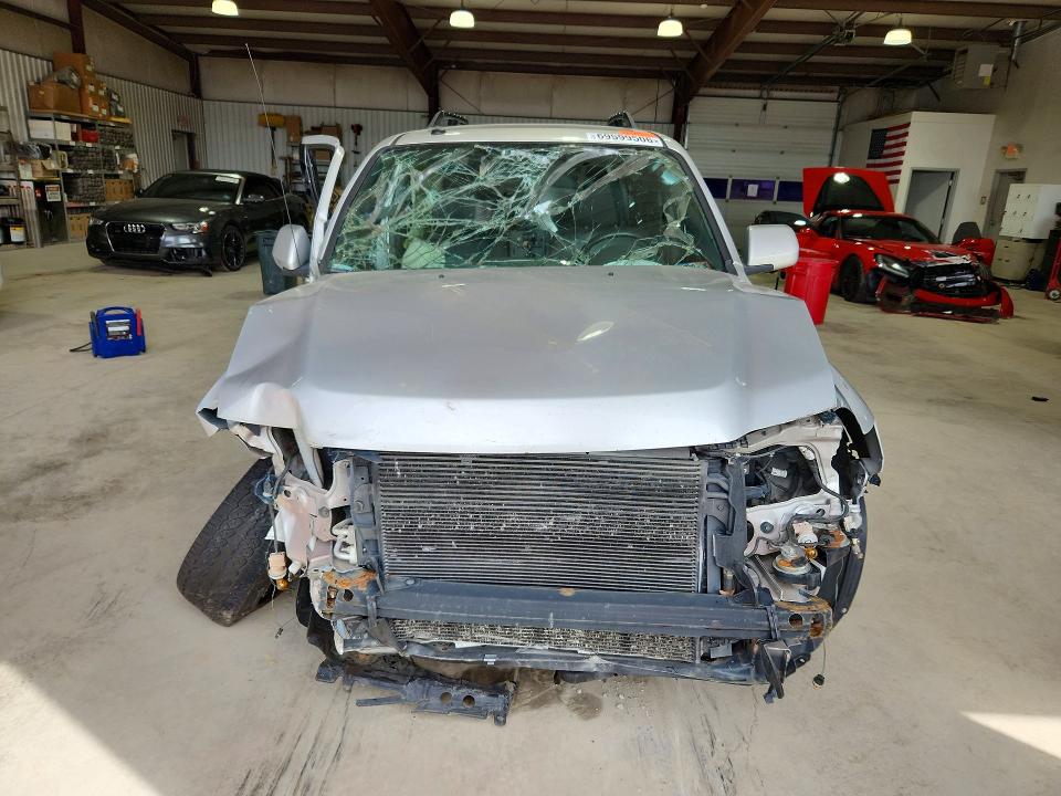 Photo 5 from auction – 2009 FORD ESCAPE with VIN 1FMCU94G89KB93346
