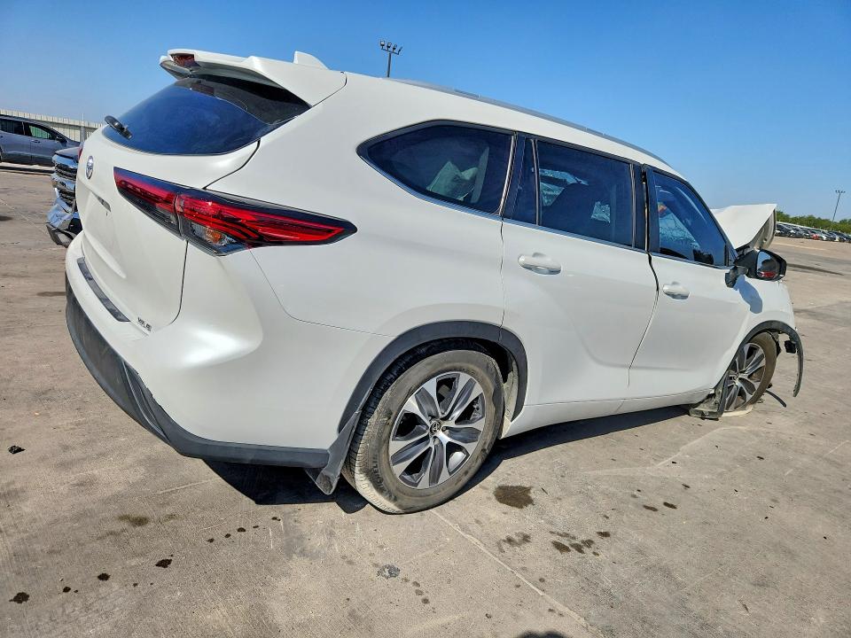 Photo 3 from auction – 2023 TOYOTA HIGHLANDER with VIN 5TDKDRAH1PS010145