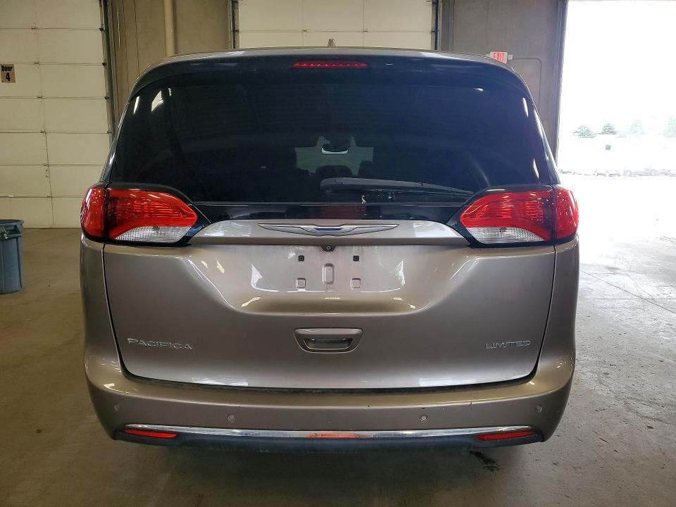 Photo 6 from auction – 2017 CHRYSLER PACIFICA with VIN 2C4RC1GG2HR727536