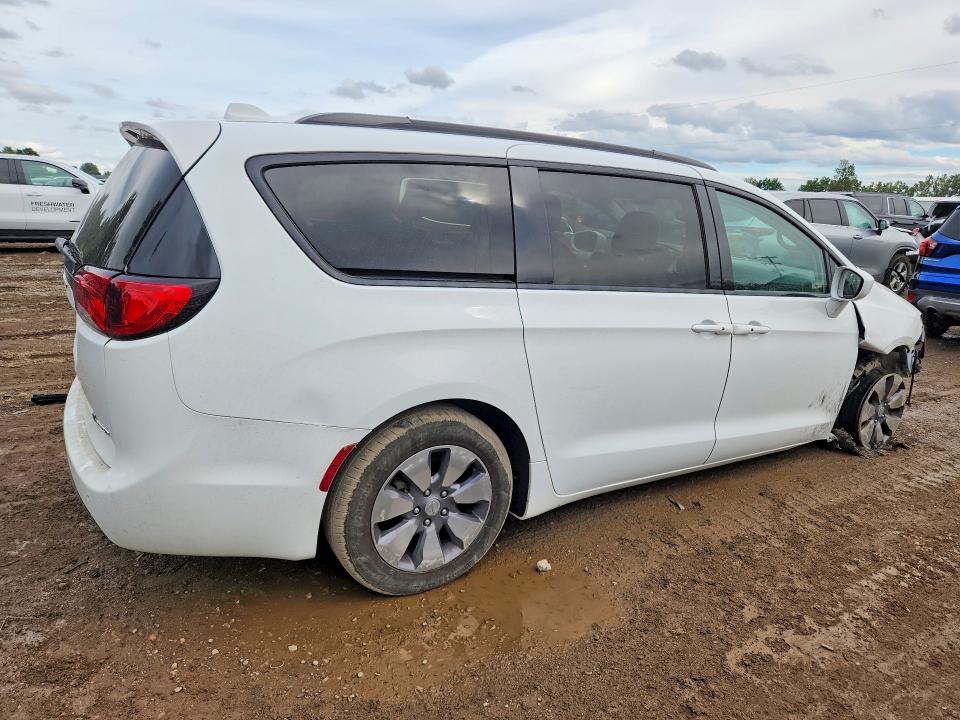 Photo 3 from auction – 2018 CHRYSLER PACIFICA with VIN 2C4RC1H72JR356317