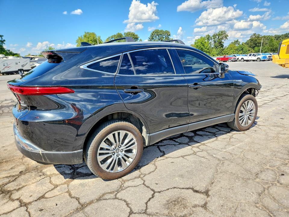 Photo 3 from auction – 2021 TOYOTA VENZA with VIN JTEAAAAH4MJ057406