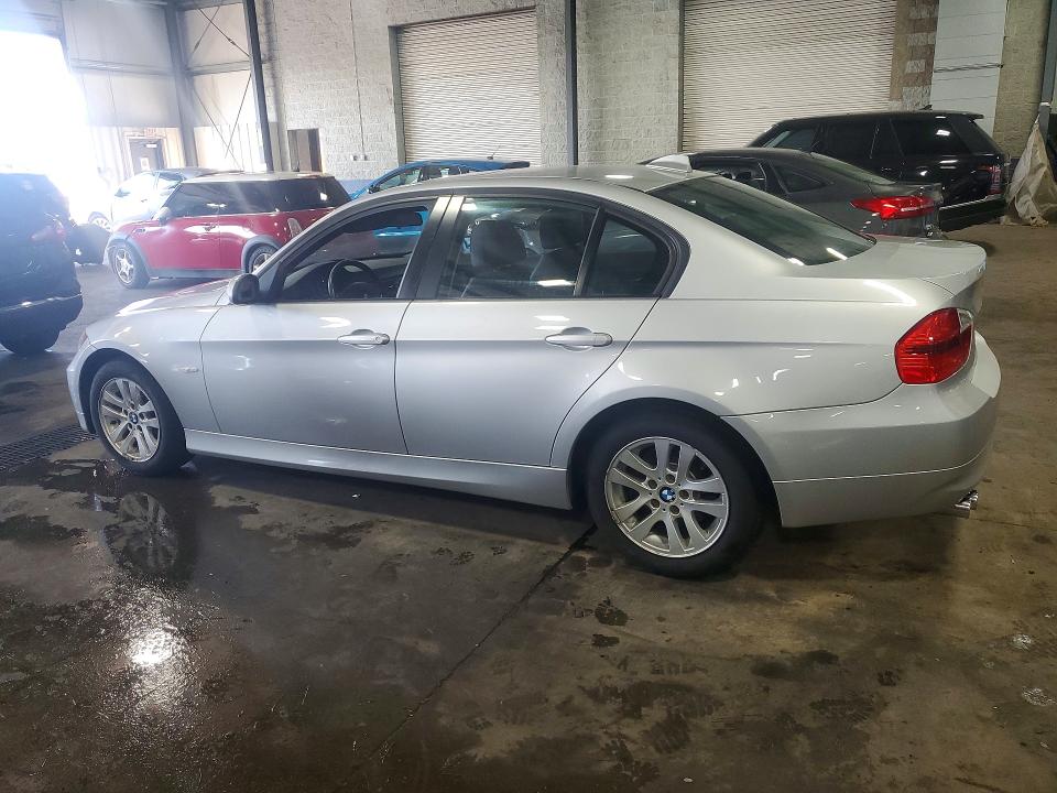 Photo 2 from auction – 2007 BMW 328 with VIN WBAVC93537KX55101