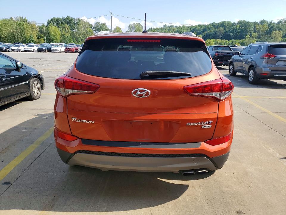 Снимка 6 от търг – 2016 HYUNDAI TUCSON с VIN KM8J3CA21GU230769