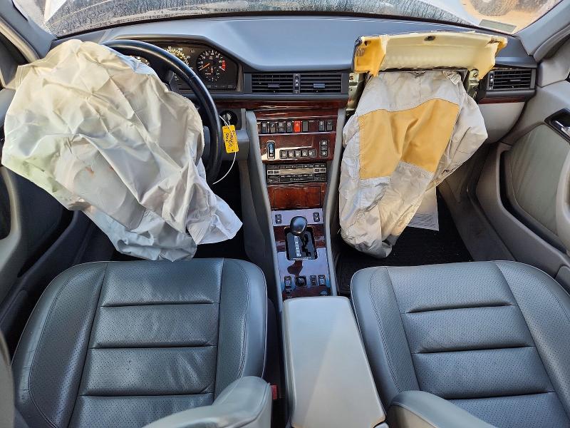 Снимка 8 от търг – 1993 MERCEDES-BENZ 500 с VIN WDBEA36E3PB833814